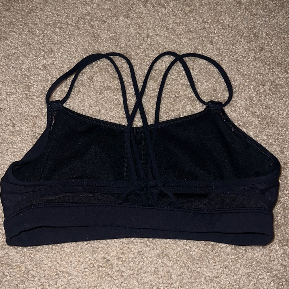 Black lululemon sports bra